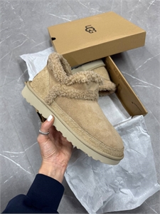 UGG 161403