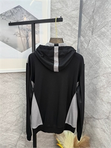 Костюм прогулочный SR с вставками кожи крокодила 161683