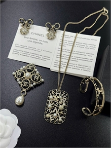 Серьги CHANEL 162794