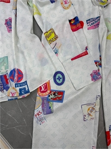 Костюм LOUIS VUITTON 163192