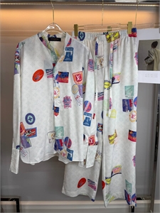 Костюм LOUIS VUITTON 163192