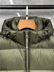 Пуховик Burberry 163899