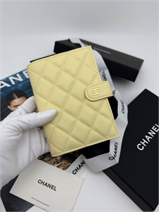 Обложка CHANEL 164107