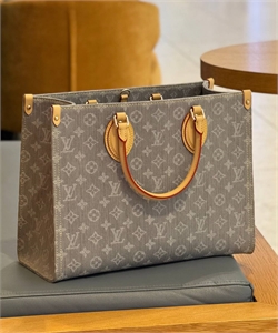 Сумка LOUIS VUITTON 164910