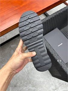 Кроссовки KITON 165607