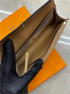 Кошелек LOUIS VUITTON 165641