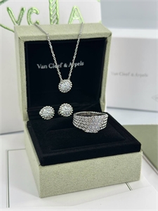 Серьги Van Cleef 165661