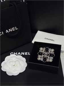 Брошь CHANEL 166250