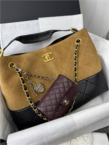 Брелок CHANEL 166412