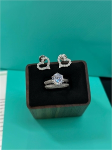 Кольцо Tiffany&Co 166693