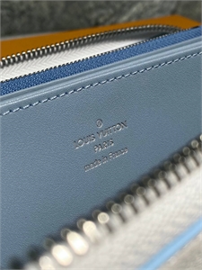 Кошелек LOUIS VUITTON 166722