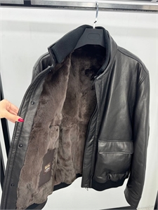 Кожаный бомбер LP 167214