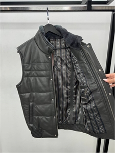 Жилет SR со вставками кожи крокодила 167431