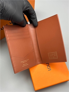 Обложка  LOUIS VUITTON 167689