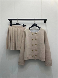 Костюм LOUIS VUITTON 167900