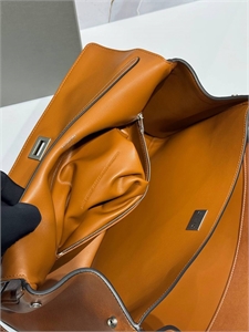 Сумка BALENCIAGA Средняя 168038