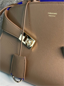 Сумка FERRAGAMO 168040