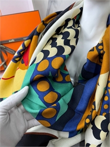 Платок HERMES 168165