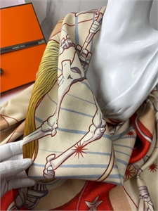 Платок HERMES 168166