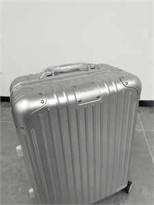 Чемодан RIMOWA 168336