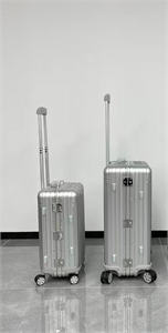 Чемодан RIMOWA 168336