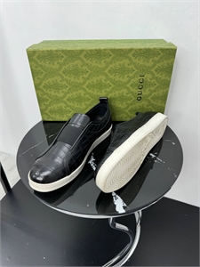 Слипоны GUCCI из кожи крокодила 168342