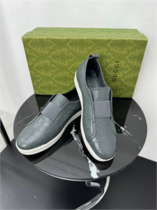 Слипоны GUCCI из кожи крокодила 168343