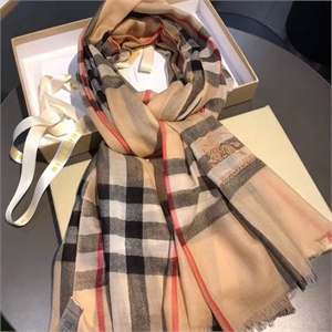 Шарф BURBERRY 100 % Кашемир 168680