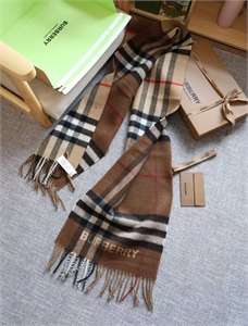 Шарф BURBERRY 100 % Кашемир 168681