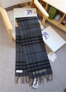 Шарф BURBERRY 100 % Кашемир 168682