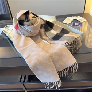 Шарф BURBERRY 100 % Кашемир 168683