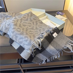 Шарф BURBERRY 100 % Кашемир 168684