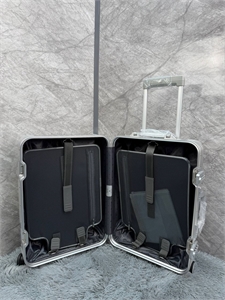 Чемодан RIMOWA 168757