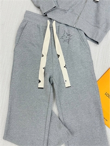 Костюм LOUIS VUITTON 168819