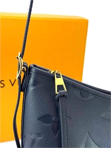 Сумка LOUIS VUITTON 168852