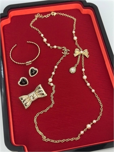 Брошь CHANEL 168879