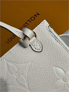 Сумка LOUIS VUITTON 169077