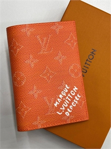 Обложка  LOUIS VUITTON 169135