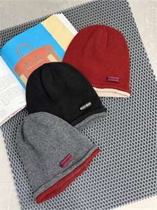 Шапка MIU MIU 169369