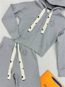 Костюм LOUIS VUITTON 169581