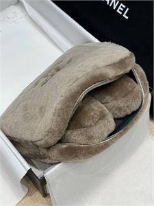 Комплект CHANEL Тапочки и Косметичка 169727