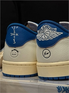 Кроссовки NIKE 169750