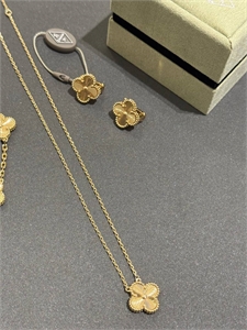 Серьги Van Cleef 169824