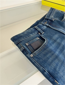 Джинсы FENDI 170880