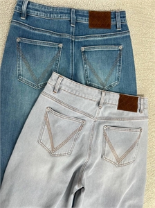 Джинсы BOTTEGA VENETTA 171139