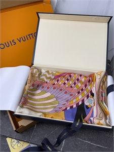 Платок LOUIS VUITTON 171386