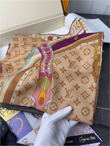Платок LOUIS VUITTON 171386