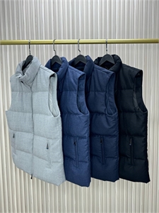 Жилет KITON 171590