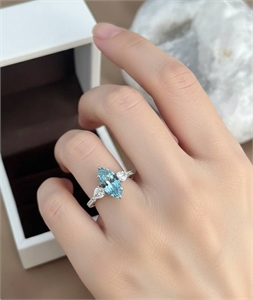 Кольцо  с бриллиантом GRAFF золото 750 п 171651