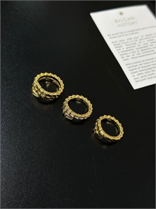 Кольцо BVLGARI один ряд без камней 171694